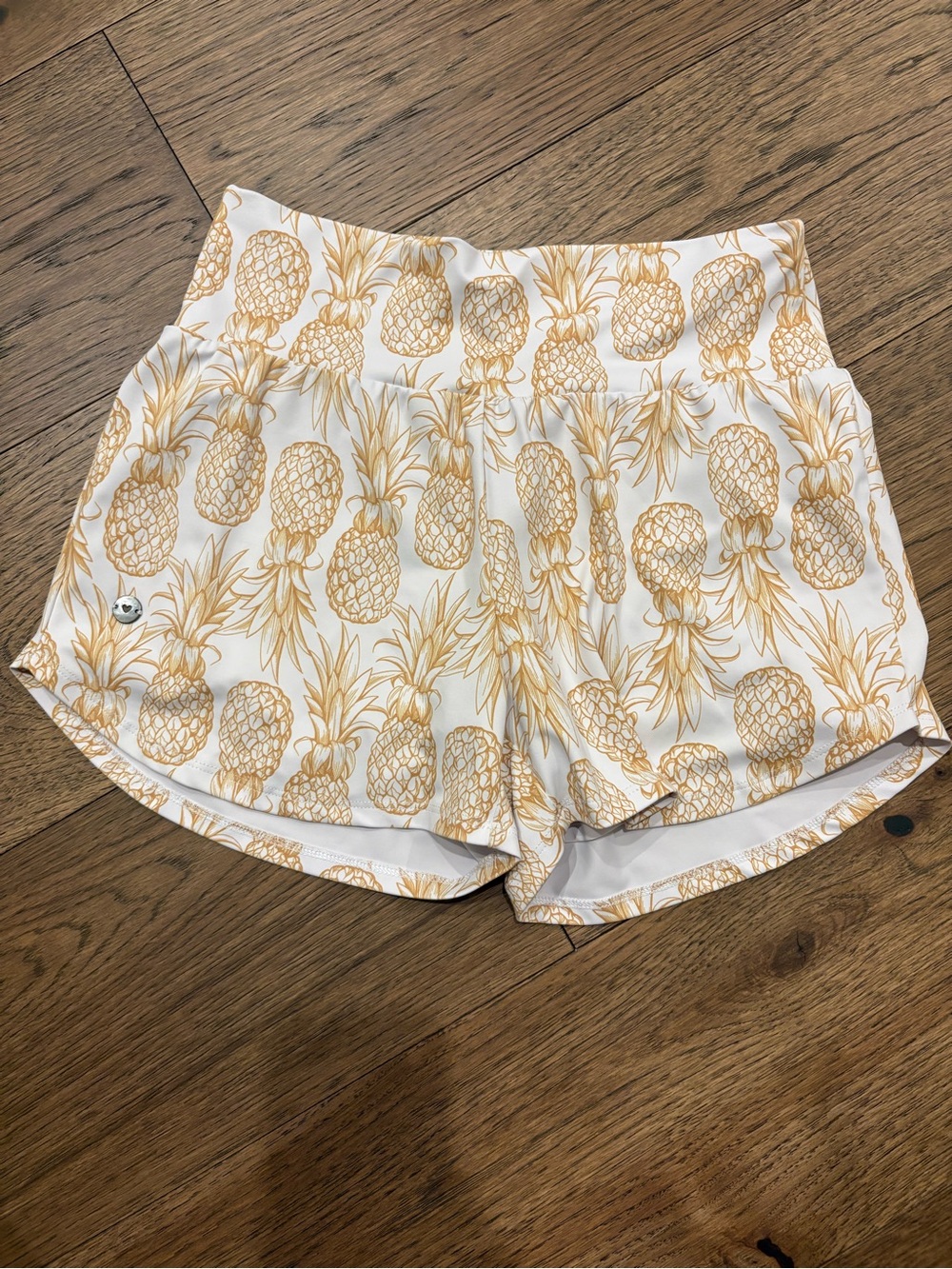Love fitness Pineapple-Print Athletic Shorts